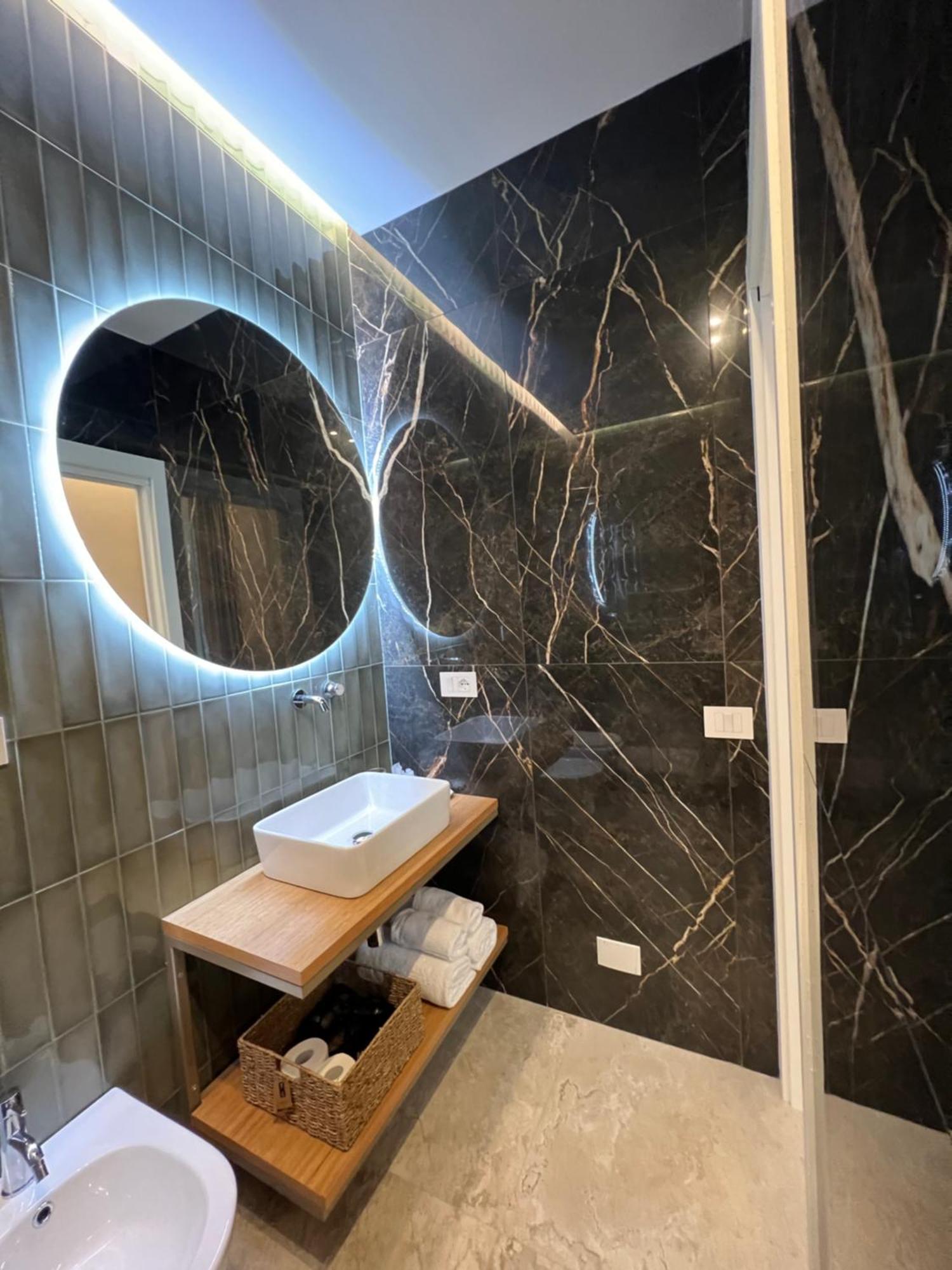 Elegant Rooms 斯培西亚 外观 照片